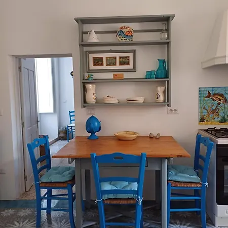Trullo Salento A 2 Passi Dal Mare - Apulia Dom wakacyjny