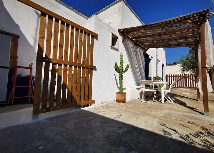 Trullo Salento A 2 Passi Dal Mare - Apulia 펜션 *